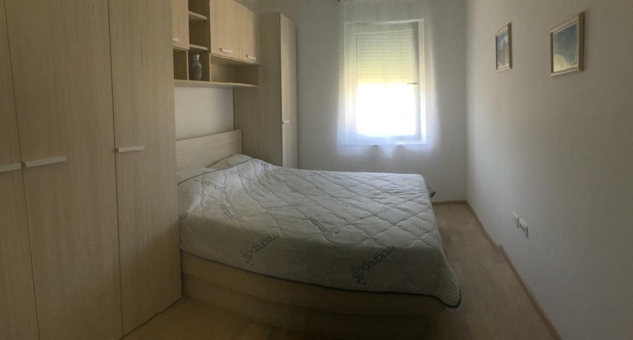 Holly Apartman Umag Exteriör bild