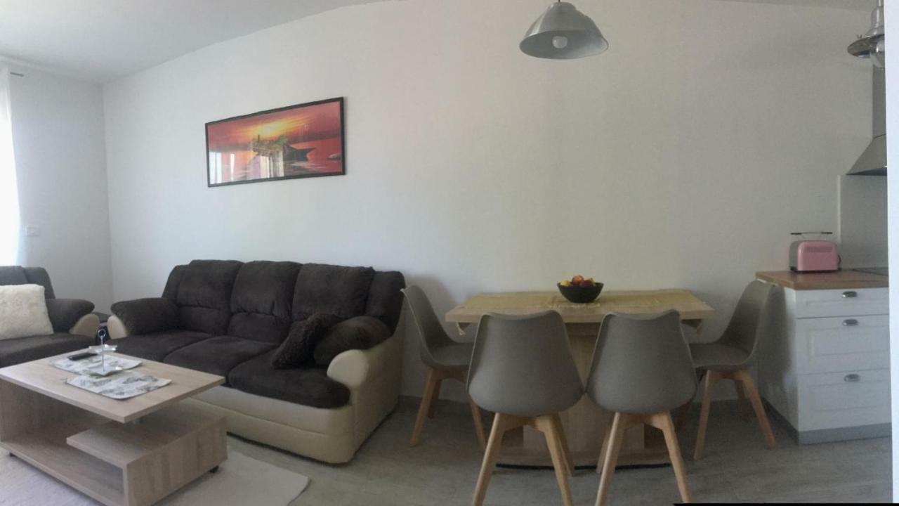 Holly Apartman Umag Exteriör bild